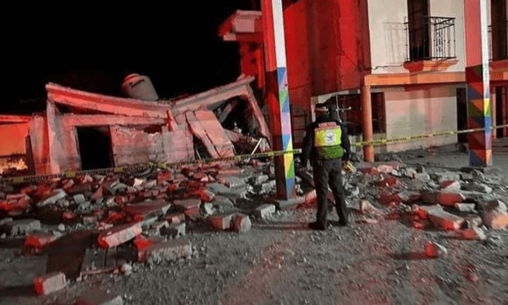 Lee más sobre el artículo Explosión de bodega de fuegos artificiales en Puebla deja tres fallecidos y 25 heridos